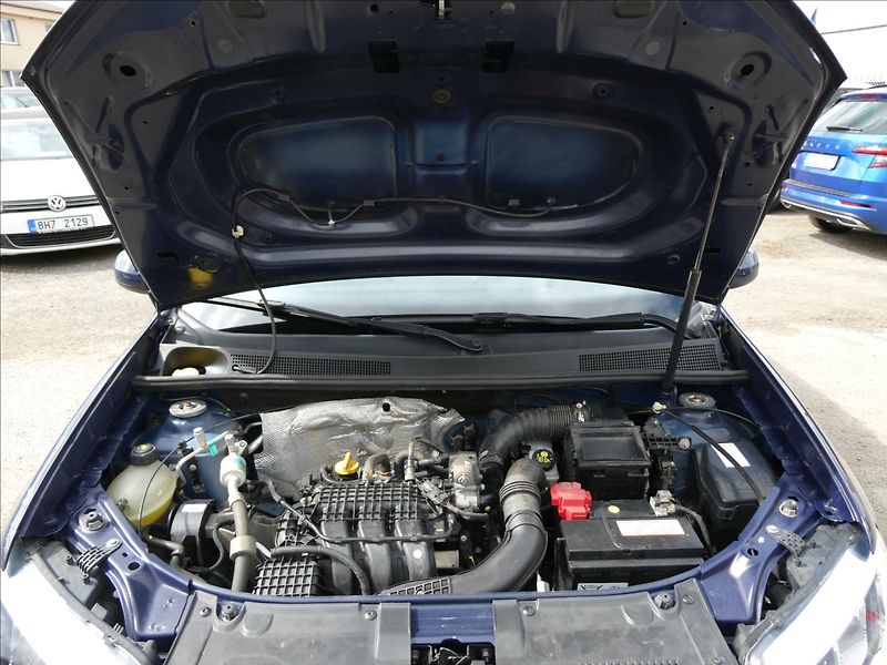 Dacia Sandero 1,0 SCe 54kW serviska, ČR - fotka 33 z 40