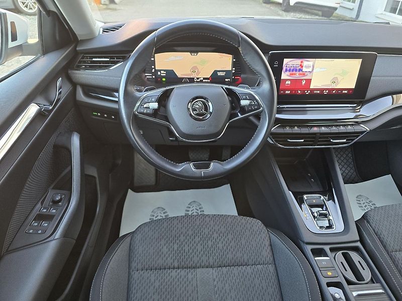Škoda Octavia DSG STYLE 1.Maj. ČR DPH - fotka 9 z 43