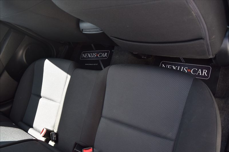 Mazda 3 1,6 i 77KW NOVÁ STK TOP STAV! - fotka 20 z 48