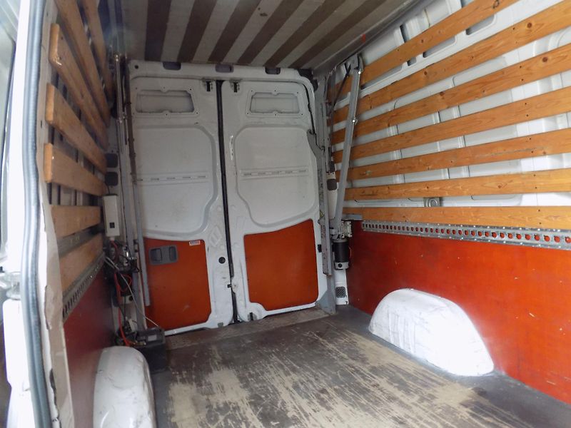 Volkswagen Crafter (2013) 2,0 120KW L2H2 SERVISKA - fotka 32 z 43