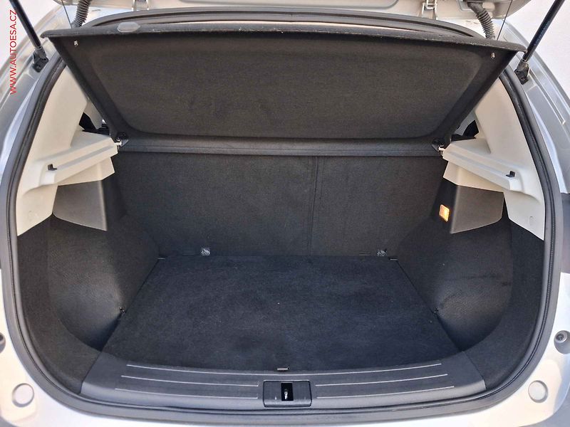 MG ZS (2023) 1.0 TGi, Luxury, LED, panor - fotka 7 z 18