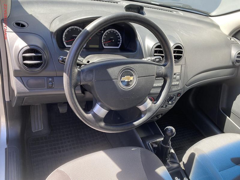 Chevrolet Aveo (2009) 1.2 i, ČR, El.okna, servo - fotka 12 z 15