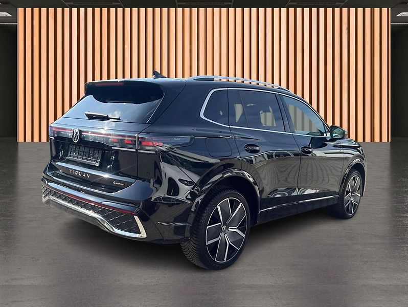 Volkswagen Tiguan TSI 4M R-Line Pano HuD IQ 360 - fotka 3 z 15