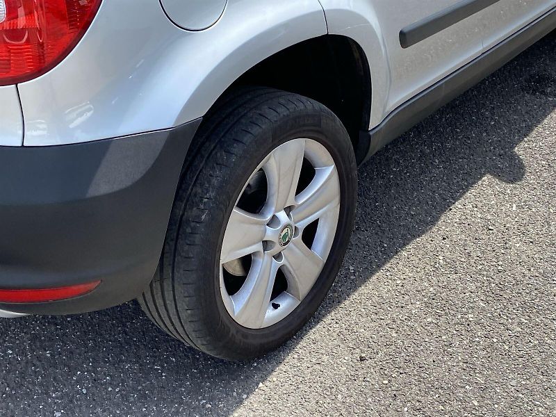 Škoda Yeti (2012) 2.0 TDI 4x4 Elegace+ - fotka 24 z 28