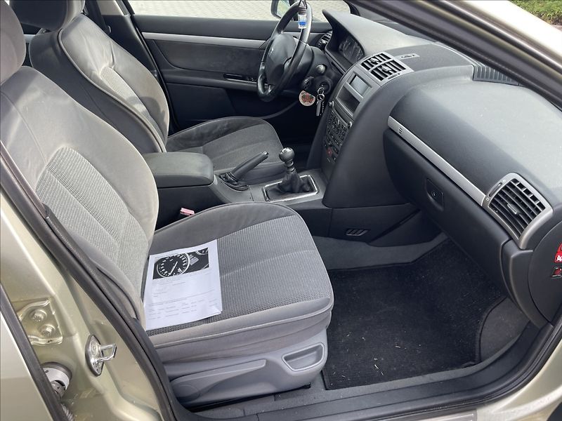 Peugeot 407 2,0 Hdi 100kw ESP Tempomat 2sa - fotka 13 z 32