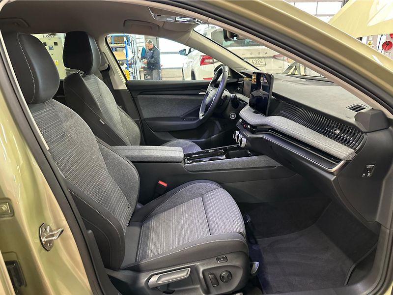 Škoda Superb (2024) 1.5 eTSI DSG Selection, Tažné - fotka 23 z 24