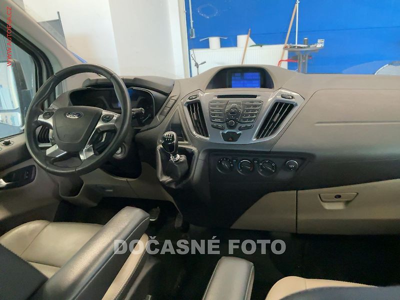 Ford Tourneo Custom (2015) 2.2TDCi L2, TITANIUM, 114kW - fotka 5 z 8