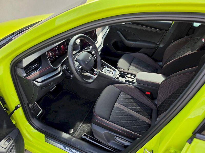 Škoda Octavia (2025) 2,0TSI 195KW DSG RS - fotka 23 z 34