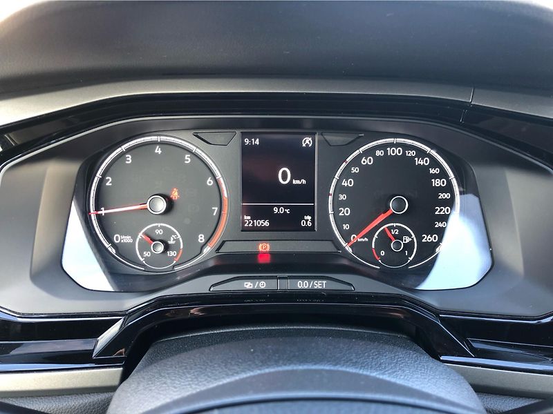 Volkswagen Polo 1,0 MPI - fotka 18 z 27