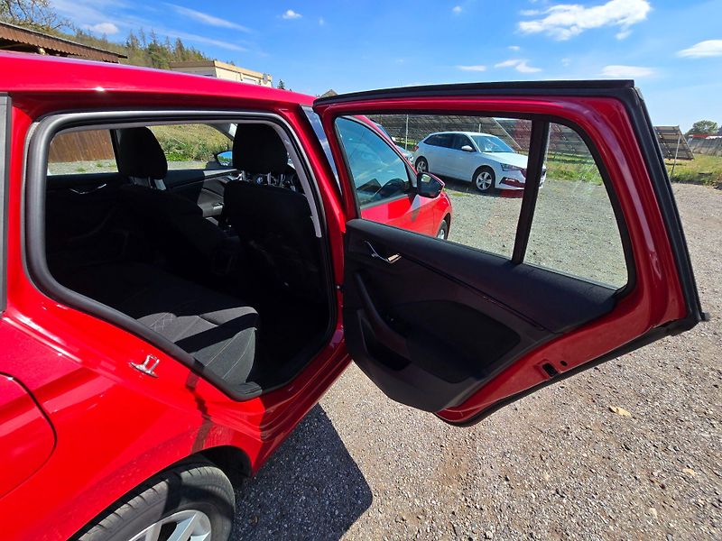 Škoda Scala (2019) 1.0 TSi 85kw Style - fotka 18 z 23