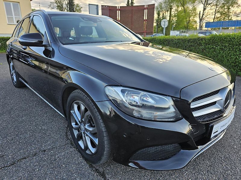 Mercedes-Benz Třídy C (2016) C220D 125kW 4MATIC 7G AIRMATIC - fotka 3 z 50