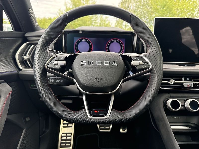 Škoda Kodiaq (2025) 2.0 TSI 4x4 DSG RS - fotka 21 z 33