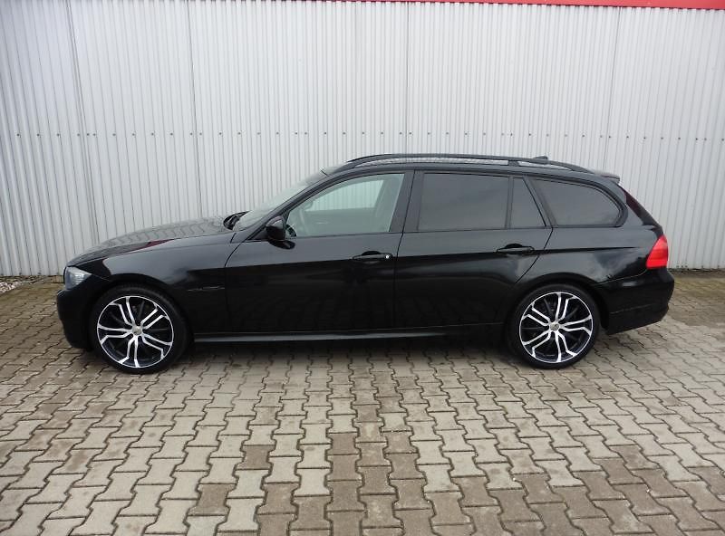BMW Řada 3 320i Touring, Navi - fotka 5 z 15