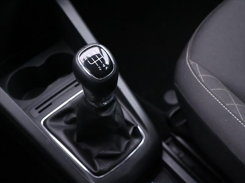 Škoda Fabia 1,2 TSI 81kW Style CZ 1.Maj. - fotka 24 z 32