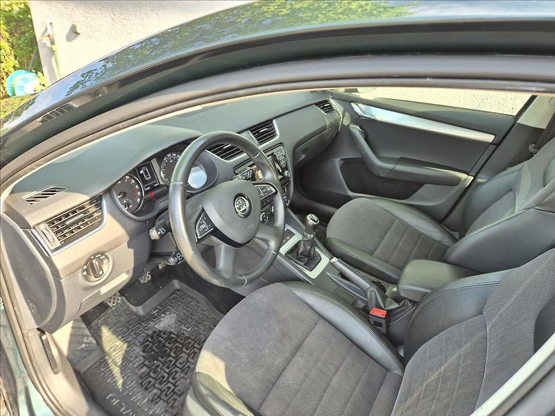 Škoda Octavia 2,0 TDI 110Kw El.Kufr Webasto! - fotka 12 z 30