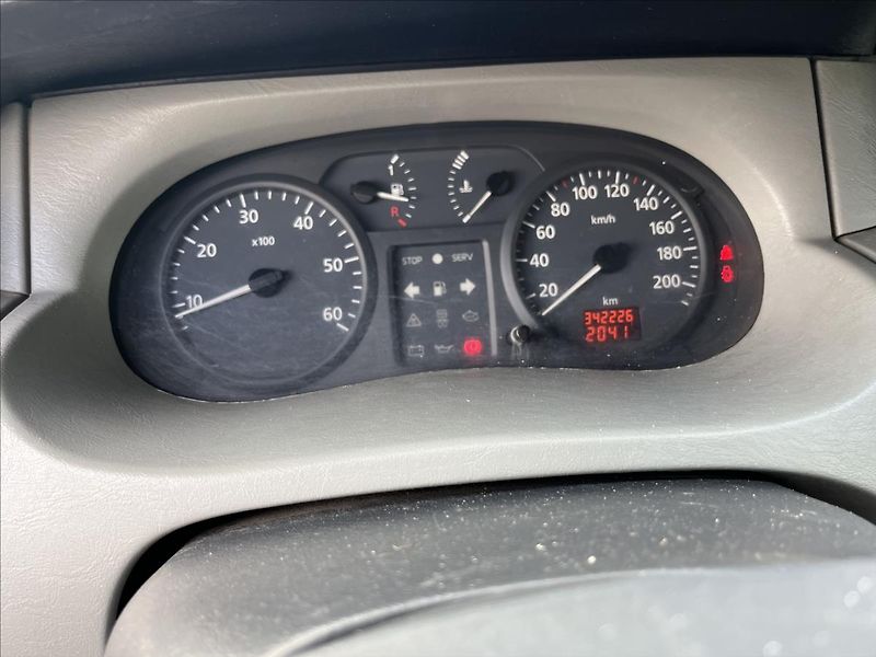 Renault Trafic 1.9 dCi 6.MÍST STK 11/2027 - fotka 17 z 26