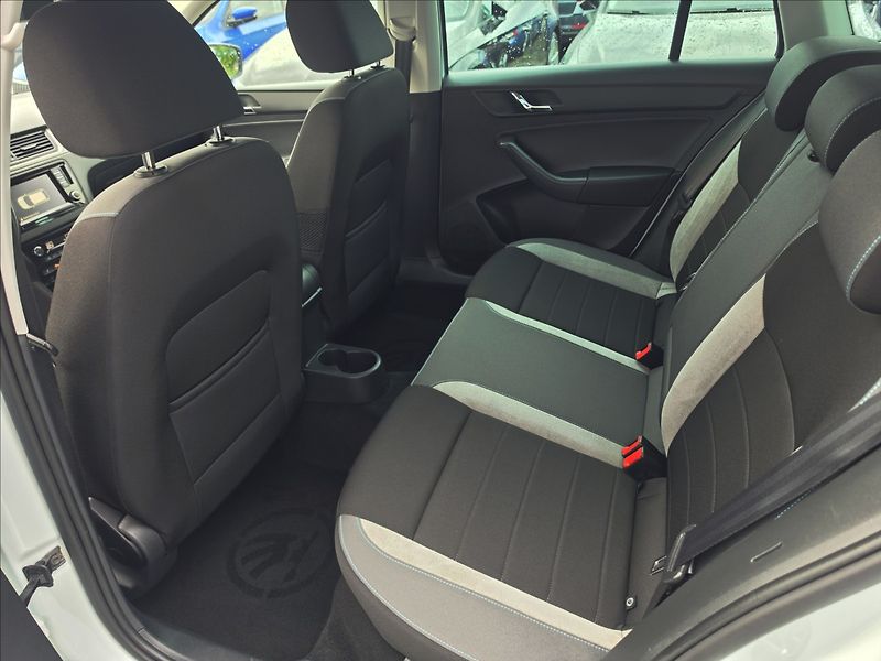 Škoda Rapid 1,2 TSi 81KW Style Tempomat - fotka 24 z 46