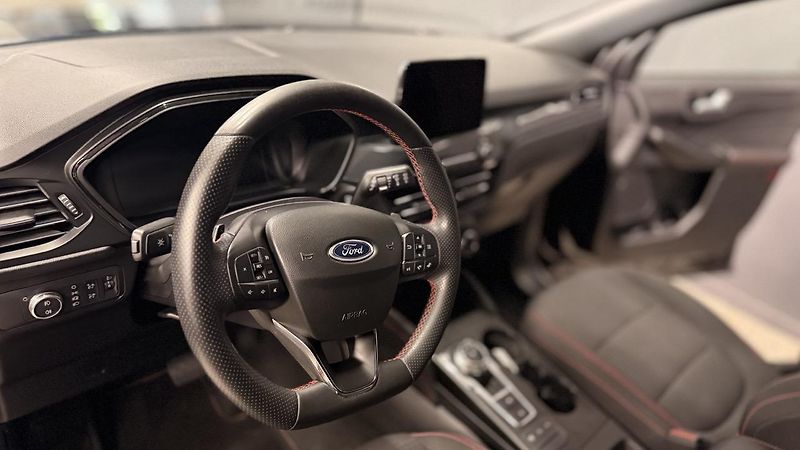 Ford Kuga (2023) 2.0TDCI ST LINE,4X4,AT - fotka 22 z 42