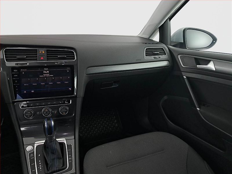Volkswagen Golf (2018) 32 kWh - 37 Ah, Automat - fotka 8 z 23