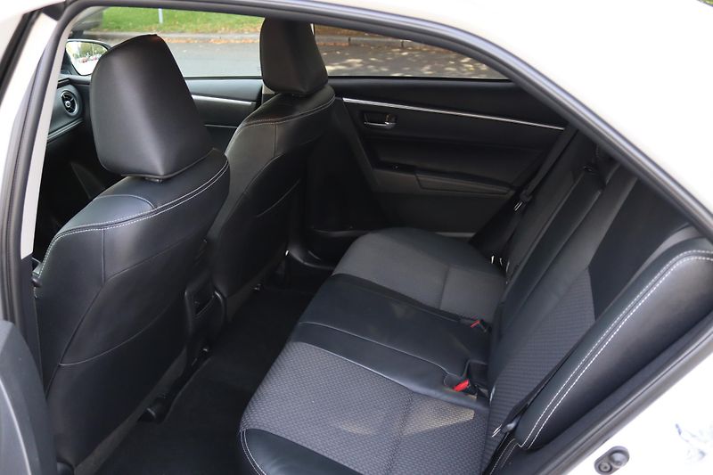Toyota Corolla (2018) Toyota Corolla Sedan 1.6 - fotka 48 z 60