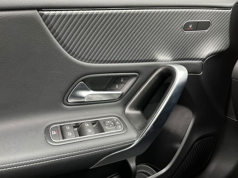 Mercedes-Benz Třídy A A-Třída 200 Progressive Line - fotka 13 z 21
