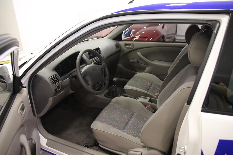 Toyota Corolla (1999) 1.3 4E-FE - fotka 4 z 8