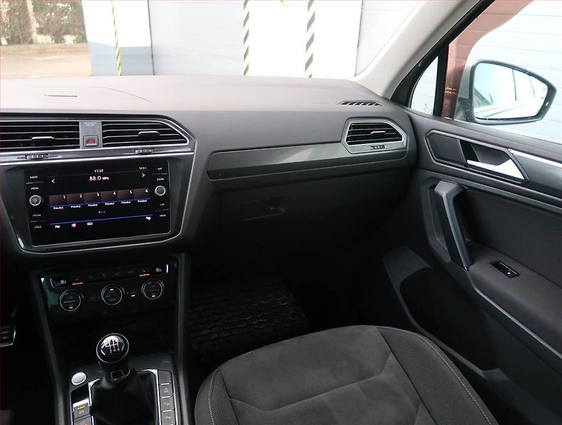 Volkswagen Tiguan (2020) 1.5 TSI, ČR,1.maj, Serv.kniha - fotka 8 z 23