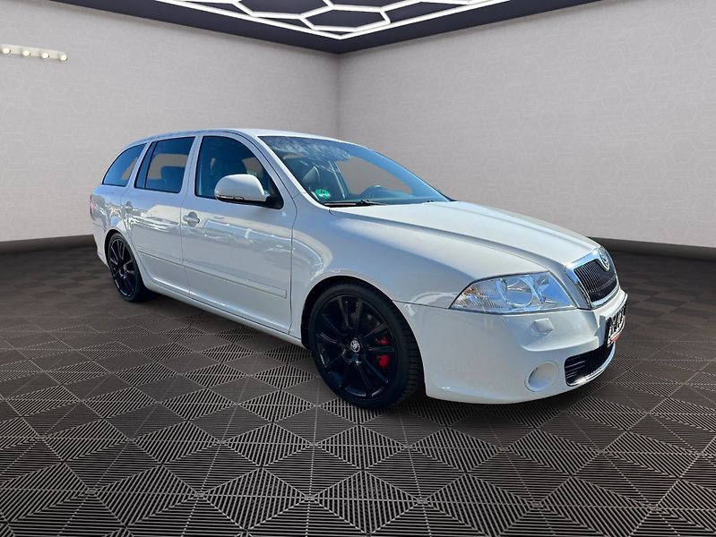 Škoda Octavia (2009) RS 2,0 TSI 147KW - fotka 1 z 39