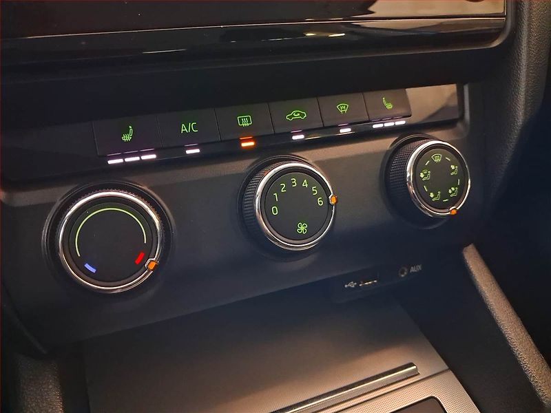 Škoda Octavia (2016) 1.6 TDI, Tempomat - fotka 20 z 23