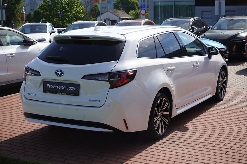 Toyota Corolla 1.8HEV CVT  Comfort Style Tech - fotka 4 z 31