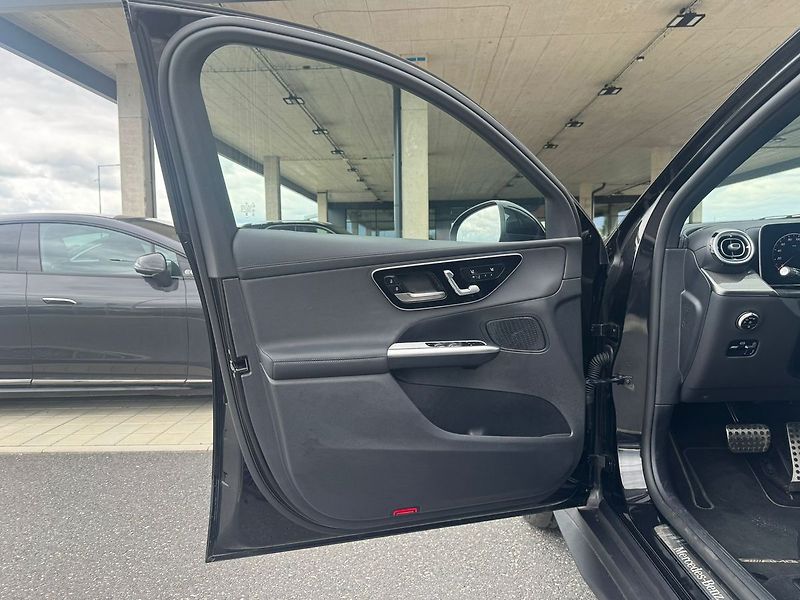 Mercedes-Benz GLC 300e 4MATIC coupe - fotka 9 z 20