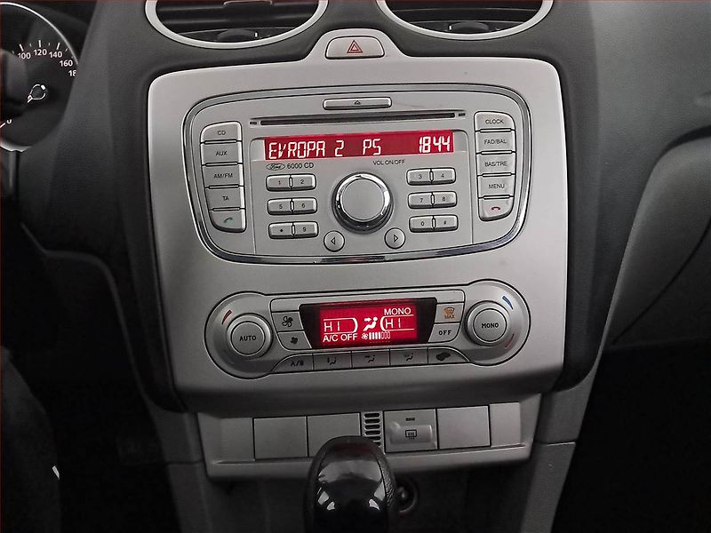 Ford Focus (2008) 1.6 16V, Automat, nová STK - fotka 12 z 16