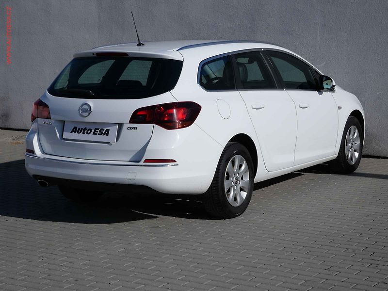 Opel Astra (2015) 2.0 CDTi, ČR, AC, temo - fotka 4 z 21
