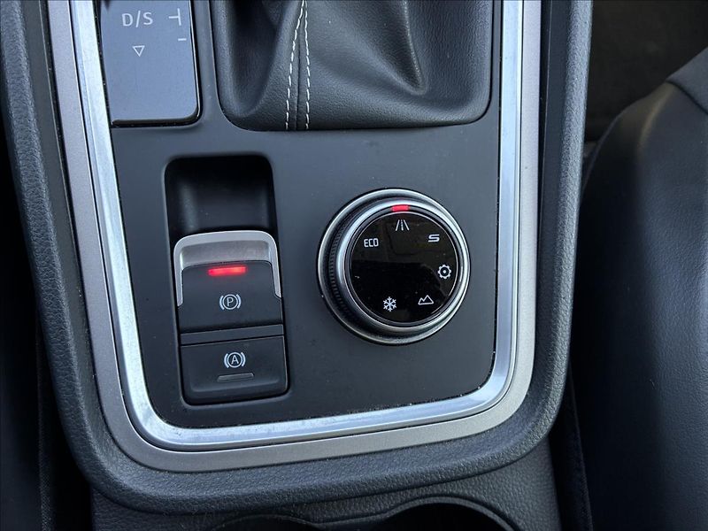 Seat Ateca 2,0 TDI 4X4 TAŽNÉ WEBASTO - fotka 30 z 33