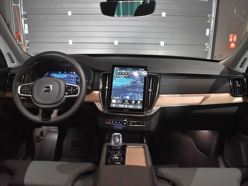 Volvo XC90 2,0 T8 AWD Plus BLIS,Bezklíč - fotka 15 z 27