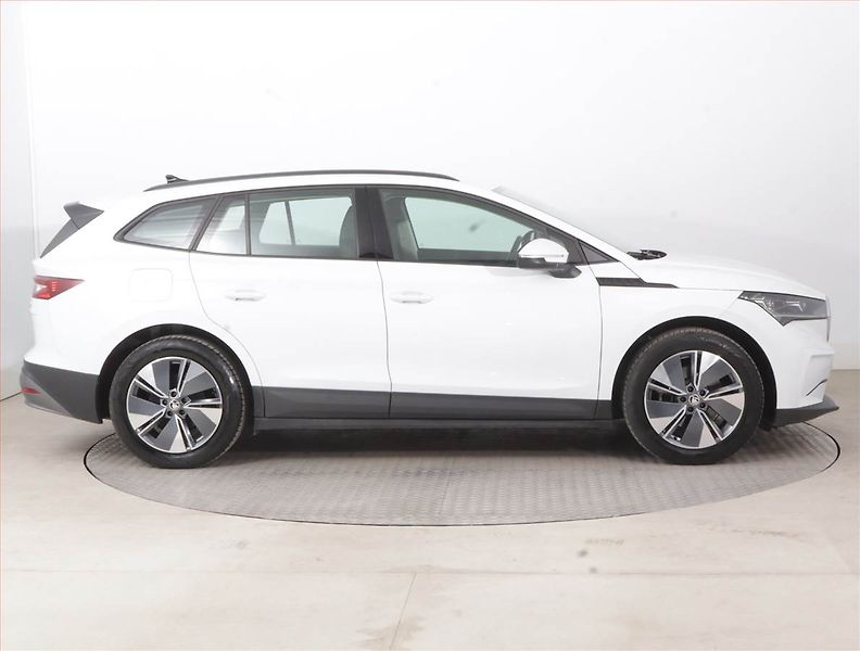 Škoda Enyaq (2023) 60 (62 kWh) - fotka 6 z 17