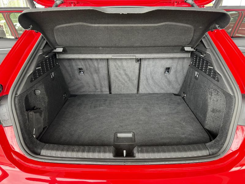 Audi S3 2,0TFSI Quattro*228kW*Head-Up - fotka 34 z 36