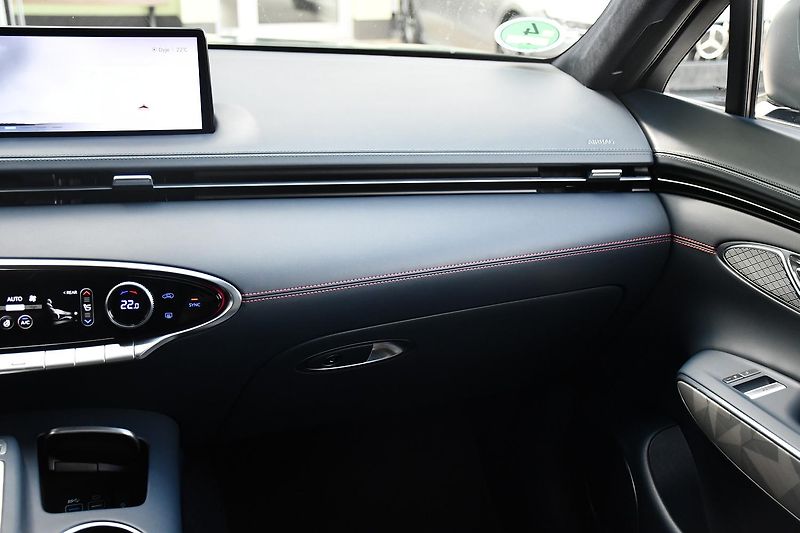 Genesis GV70 2.2 AWD SPORT LINE 1M - fotka 12 z 48