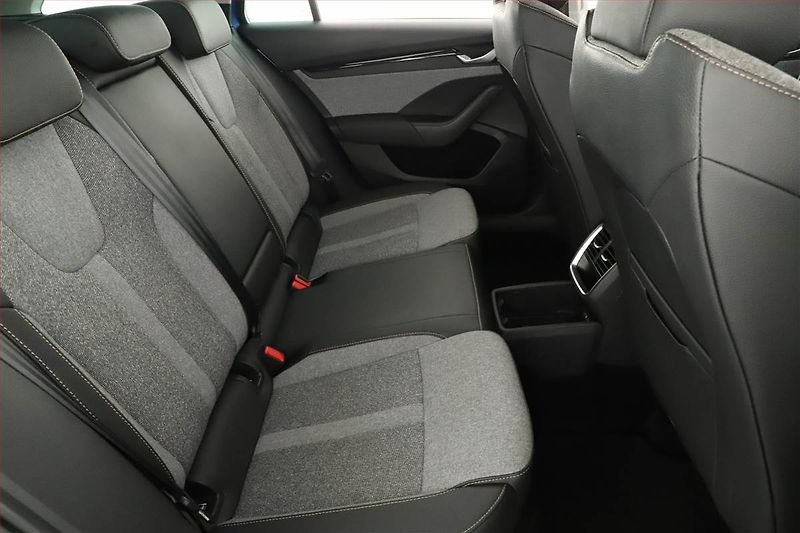 Škoda Enyaq (2023) Sportline 60 (62 kWh) - fotka 9 z 31