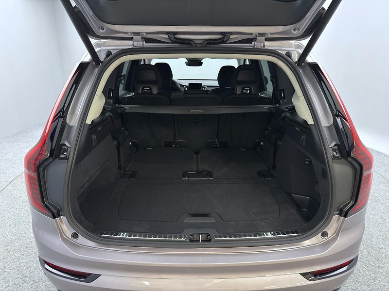 Volvo XC90 (2026) T8 AWD Plug-in DARK PLUS 7m - fotka 5 z 26
