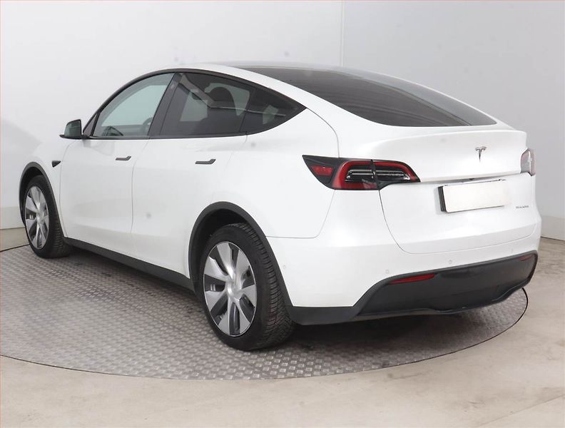 Tesla Model Y (2022) Long Range AWD 79kWh, SoH 88% - fotka 4 z 21