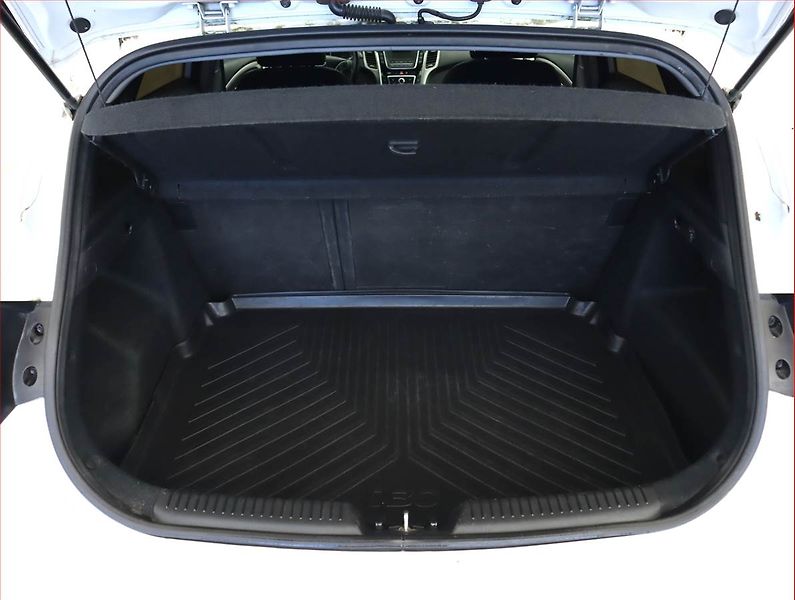Hyundai i30 (2015) 1.6 MPI, Tempomat - fotka 14 z 17