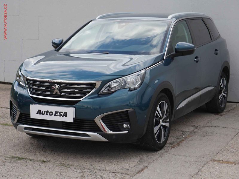 Peugeot 5008 (2018) 1.2PT, Allure, AT - fotka 3 z 21