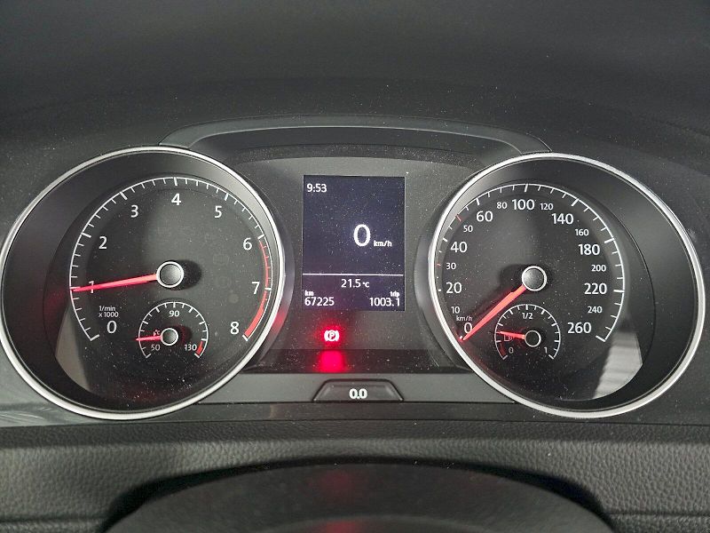 Volkswagen Golf (2018) 1.0TSI 81kW 6MT - fotka 11 z 28