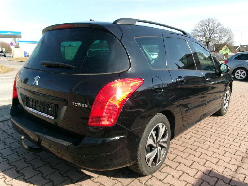 Peugeot 308 (2013) SW 2,0HDI NAVI AC BT TEMP - fotka 7 z 28