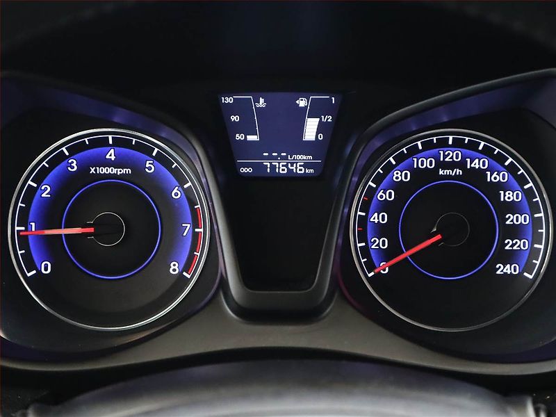 Hyundai ix20 (2012) 1.4 CVVT, ČR,1.maj - fotka 9 z 12