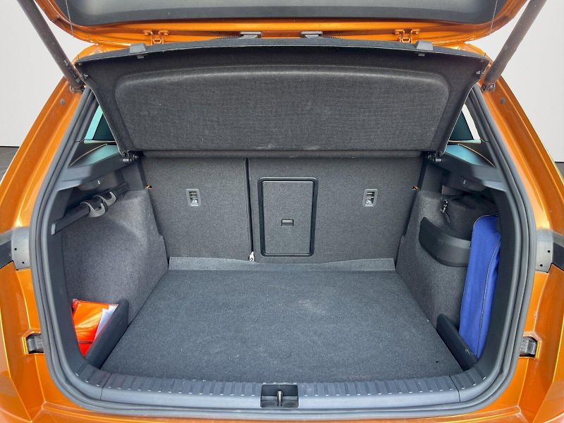 Škoda Karoq (2024) 2.0 TSI 140kW SportLine DSG 4x - fotka 28 z 35