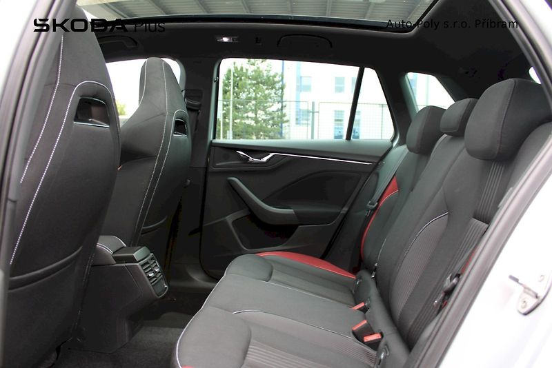 Škoda Kamiq (2023) Monte Carlo 1.5TSI / 110kW 6°M - fotka 21 z 24