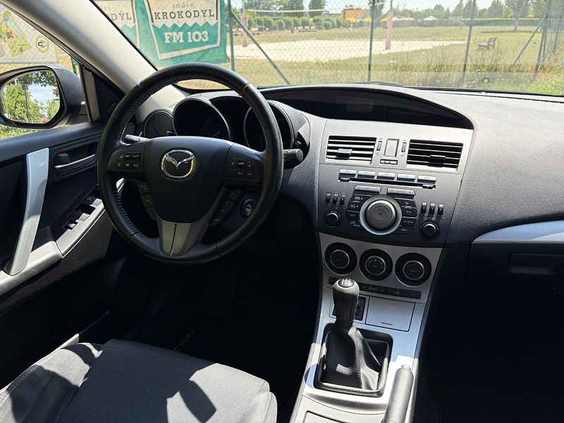 Mazda 3 1.6 90th Anniversary - fotka 21 z 27