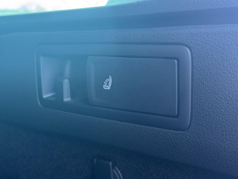 Volkswagen Passat (2020) 2.0TDi MAN Business RZV - fotka 21 z 50